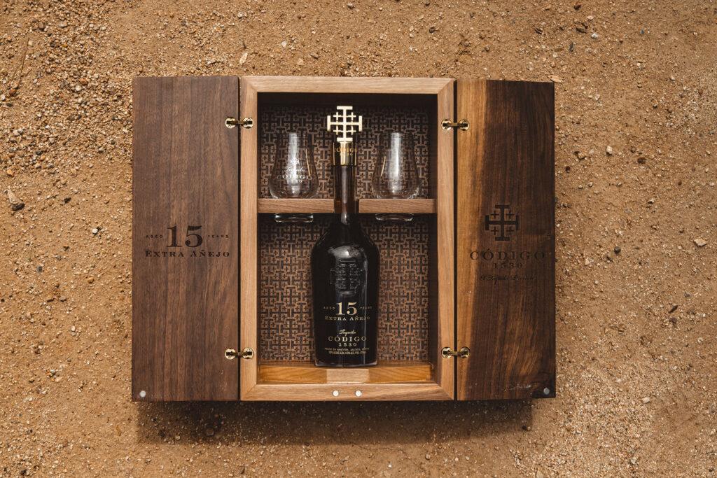 CÓDIGO 1530® UNVEILS 15-YEAR EXTRA AÑEJO, A RARE DOUBLE BARREL RELEASE